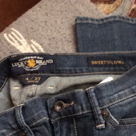 Great jeans EUC Lucky Brand Medium light wash - Picture 3 of 6